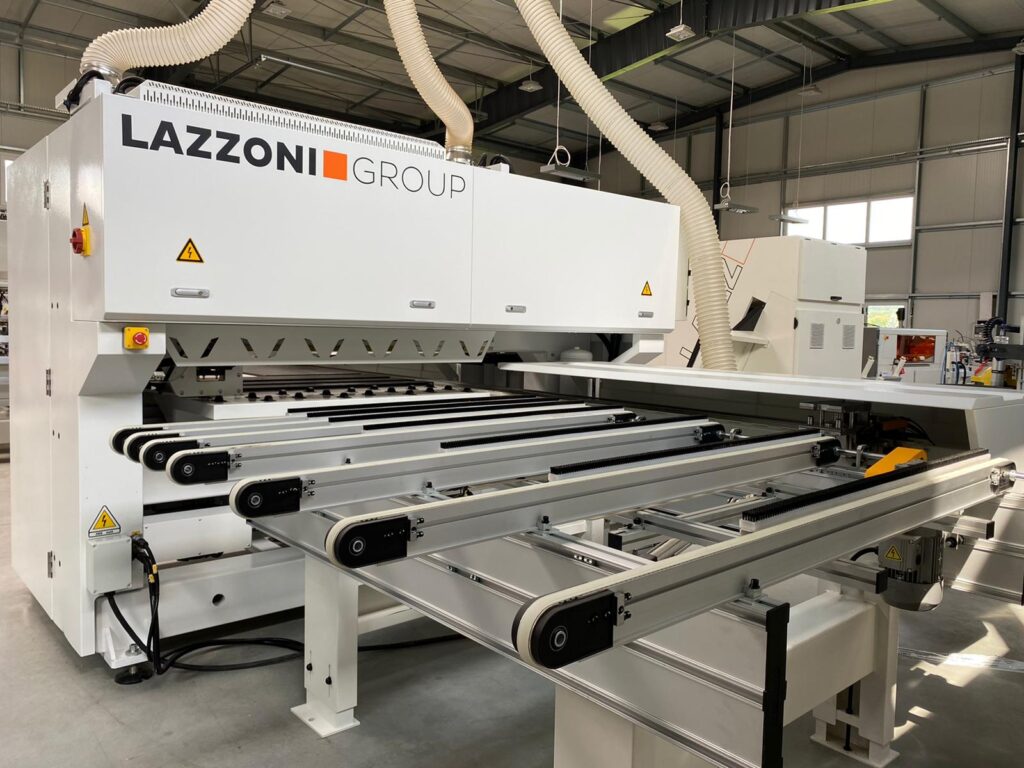 Centrum wiertarskie Master 6X CNC - tylny transport elementu - Lazzoni Group